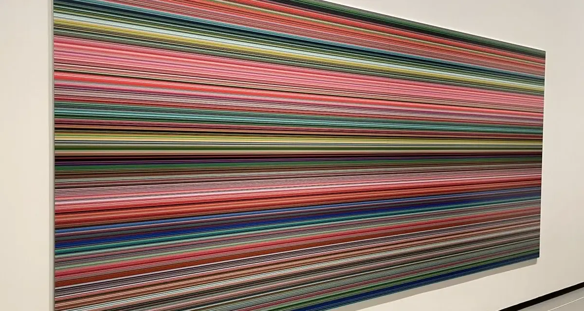 Œuvres d'art de Gerhard Richter : une peinture abstraite aux fines lignes horizontales multicolores, évoquant un paysage numérique ou une partition visuelle.