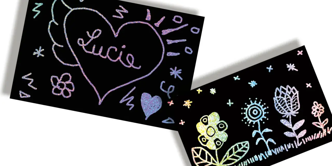 Un cœur ailé avec le nom "Lucie" et des fleurs colorées sur fond noir. Un **modèle dessin à gratter facile** pour s'amuser.