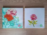 Deux tableaux de fleurs peints à la **feutre acrylique**. L'un est abstrait et coloré, l'autre est une pivoine rose délicate.