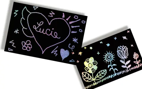Un cœur ailé avec le nom "Lucie" et des fleurs colorées sur fond noir. Un **modèle dessin à gratter facile** pour s'amuser.