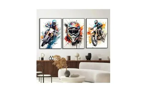 Trois tableaux moto cross en aquarelle, dynamiques et colorés, capturant l'adrénaline de la course.