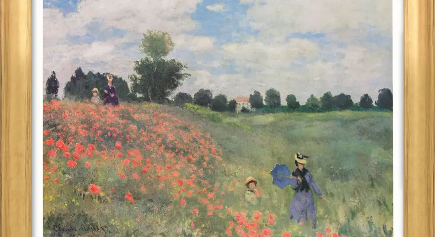Tableau impressionniste de champs de coquelicots avec deux femmes et un enfant profitant d'une promenade ensoleillée.