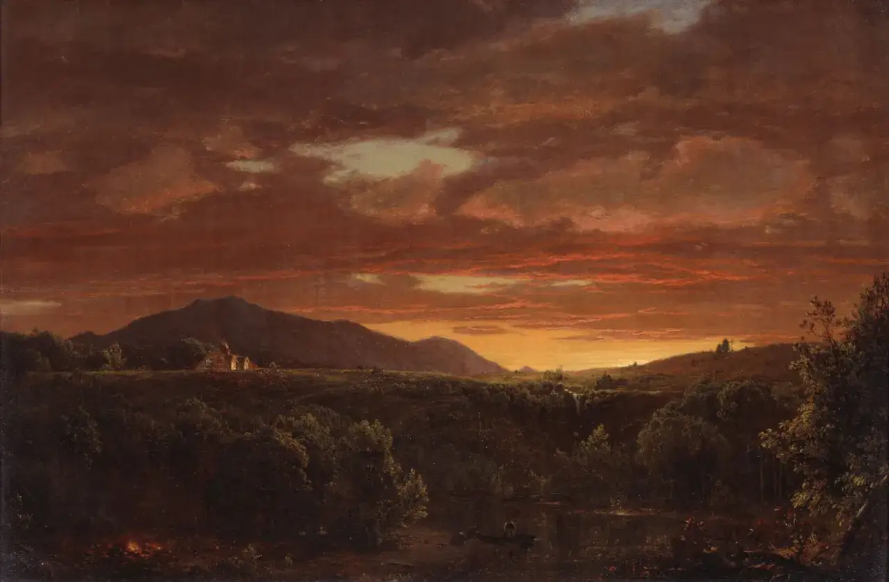 Magnifique tableau crépuscule. Un paysage de montagne baigné de lumières orangées, avec une rivière paisible et des silhouettes dans une barque.