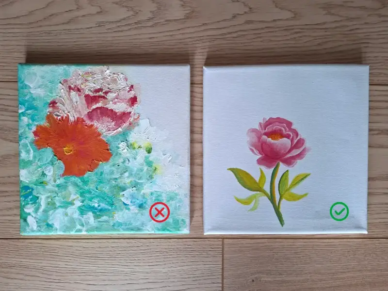 Deux tableaux de fleurs peints à la **feutre acrylique**. L'un est abstrait et coloré, l'autre est une pivoine rose délicate.